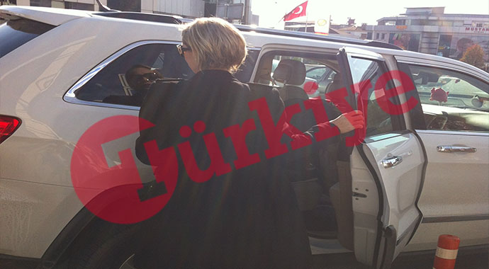 İbrahim Tatlıses ile Ayşegül Yıldız tek celsede boşandı İbrahim Tatlıses ile Ayşegül Yıldız tek celsede boşandı