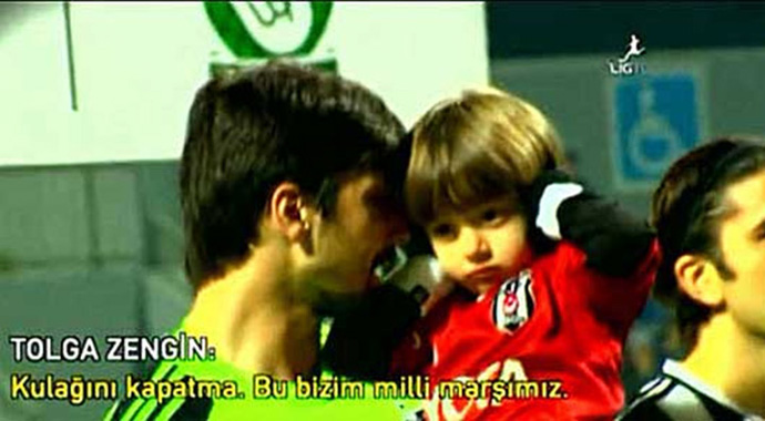 Tolga Zengin'in bu hareketi sosyal medyayı salladı Tolga Zengin'in bu hareketi sosyal medyayı salladı