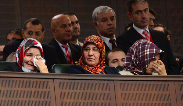 Başbakan Erdoğan konuştu, gözyaşları sel oldu Başbakan Erdoğan konuştu, gözyaşları sel oldu