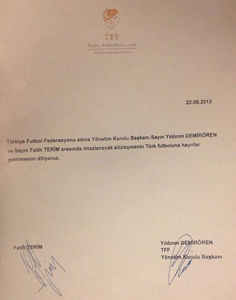 Fatih Terim'in İmzaladığı Kağıt Fatih Terim'in İmzaladığı Kağıt