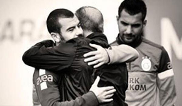 Galatasaraylı futbolcuların Fatih Terim tweetleri Galatasaraylı futbolcuların Fatih Terim tweetleri