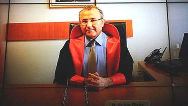 Şehit Savcı Mehmet Kiraz'ın oğlu Florya'da! Şehit Savcı Mehmet Kiraz'ın oğlu Florya'da!