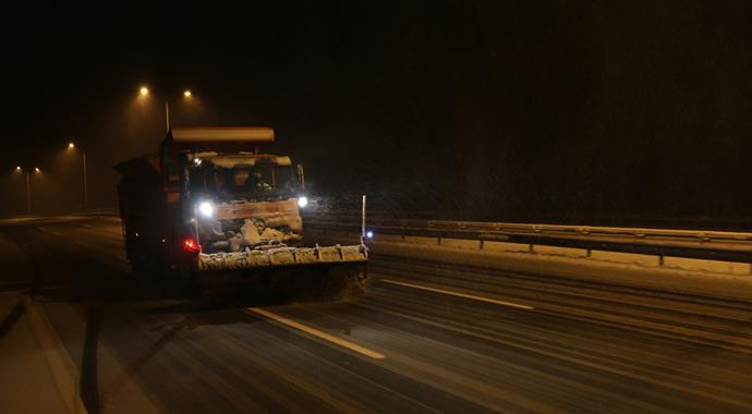 İstanbul'da kar kalınlığı 8 santimi gördü, barajlar doldu İstanbul'da kar kalınlığı 8 santimi gördü, barajlar doldu