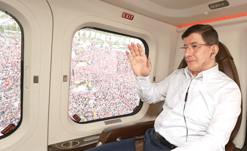 Milyonlar Başbakan'ı bağrına bastı Milyonlar Başbakan'ı bağrına bastı
