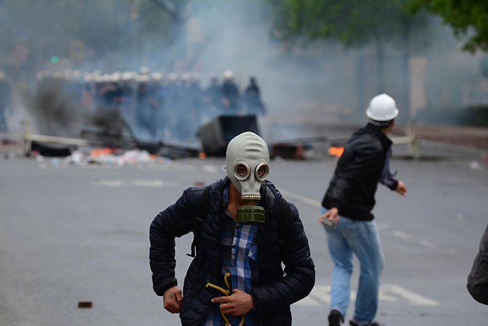 1 Mayıs'ı bahane edip Okmeydanı'nı savaş alanına çevirdiler | Türkiye Gazetesi