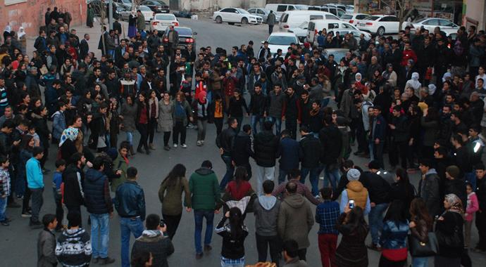 Kobani kutlamasında gerginlik Kobani kutlamasında gerginlik