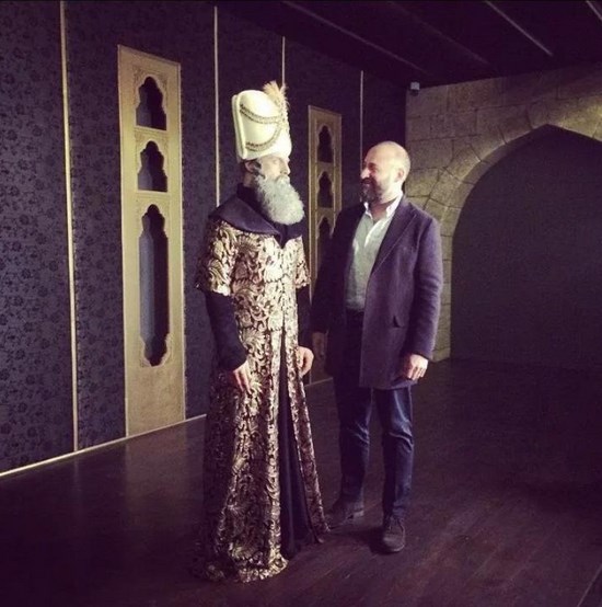 Halit Ergenç Kanuni'yle selfie çekti Halit Ergenç Kanuni'yle selfie çekti