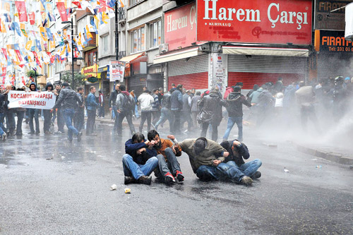 Kazasız belasız 1 Mayıs geçmiş olsun! Kazasız belasız 1 Mayıs geçmiş olsun!