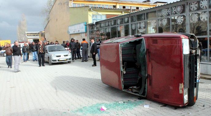 Polis, linç edilmek istenen katili camiye kaçırdı Polis, linç edilmek istenen katili camiye kaçırdı