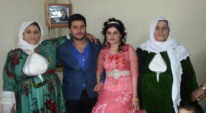 Damat düğün esnasında gözaltına alındı Damat düğün esnasında gözaltına alındı