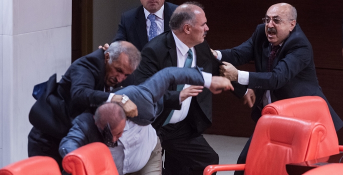 'Meclis'te silahlı vekil vardı' 'Meclis'te silahlı vekil vardı'