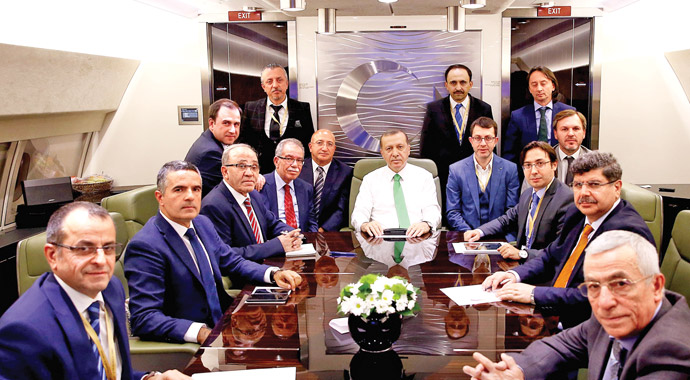 Cumhurbaşkanı Erdoğan'ın tepkisi sürüyor: Hassas davranması gereken Rusya'dır
Cumhurbaşkanı Erdoğan'ın tepkisi sürüyor: Hassas davranması gereken Rusya'dır