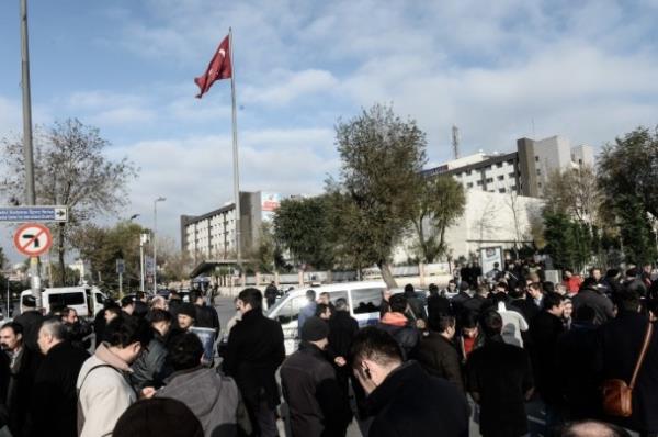 Zaman Gazetesi ve Samanyolu'na operasyon (Paralel Yapı operasyonunda son gelişmeler) Zaman Gazetesi ve Samanyolu'na operasyon (Paralel Yapı operasyonunda son gelişmeler)