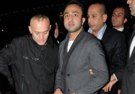 Sibel Can'dan Ozan Çelik'e özel karşılama Sibel Can'dan Ozan Çelik'e özel karşılama