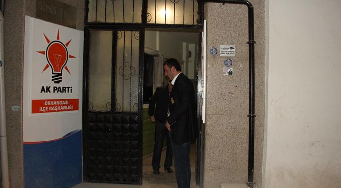 AK Parti'de bomba alarmı AK Parti'de bomba alarmı