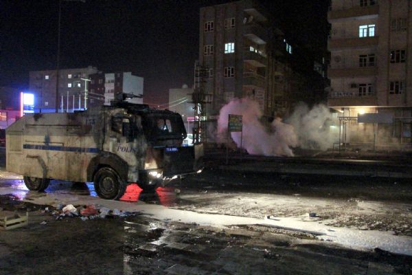 Silopi'yi savaş alanına çevirdiler! Silopi'yi savaş alanına çevirdiler!