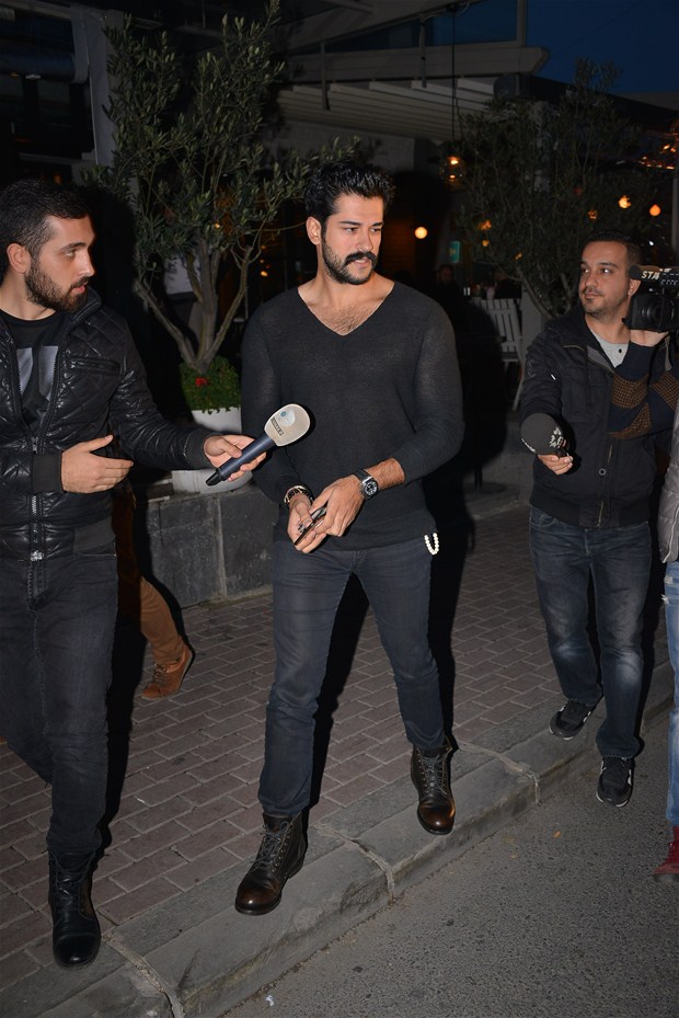 Burak Özçivit, Brad Pitt'le aynı listede Burak Özçivit, Brad Pitt'le aynı listede