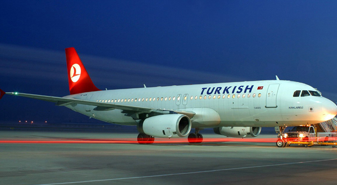 THY uçağının havada camı patlayınca... THY uçağının havada camı patlayınca...